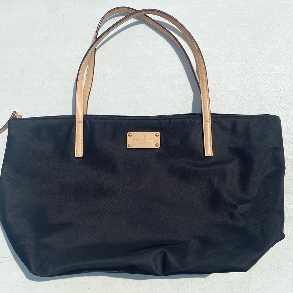 Kate spade medium sized purse
